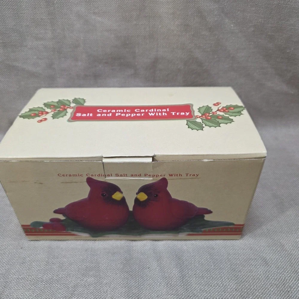 Cracker Barrel Christmas Cardinal Salt & Pepper Shakers Holly Tray Set New W Box